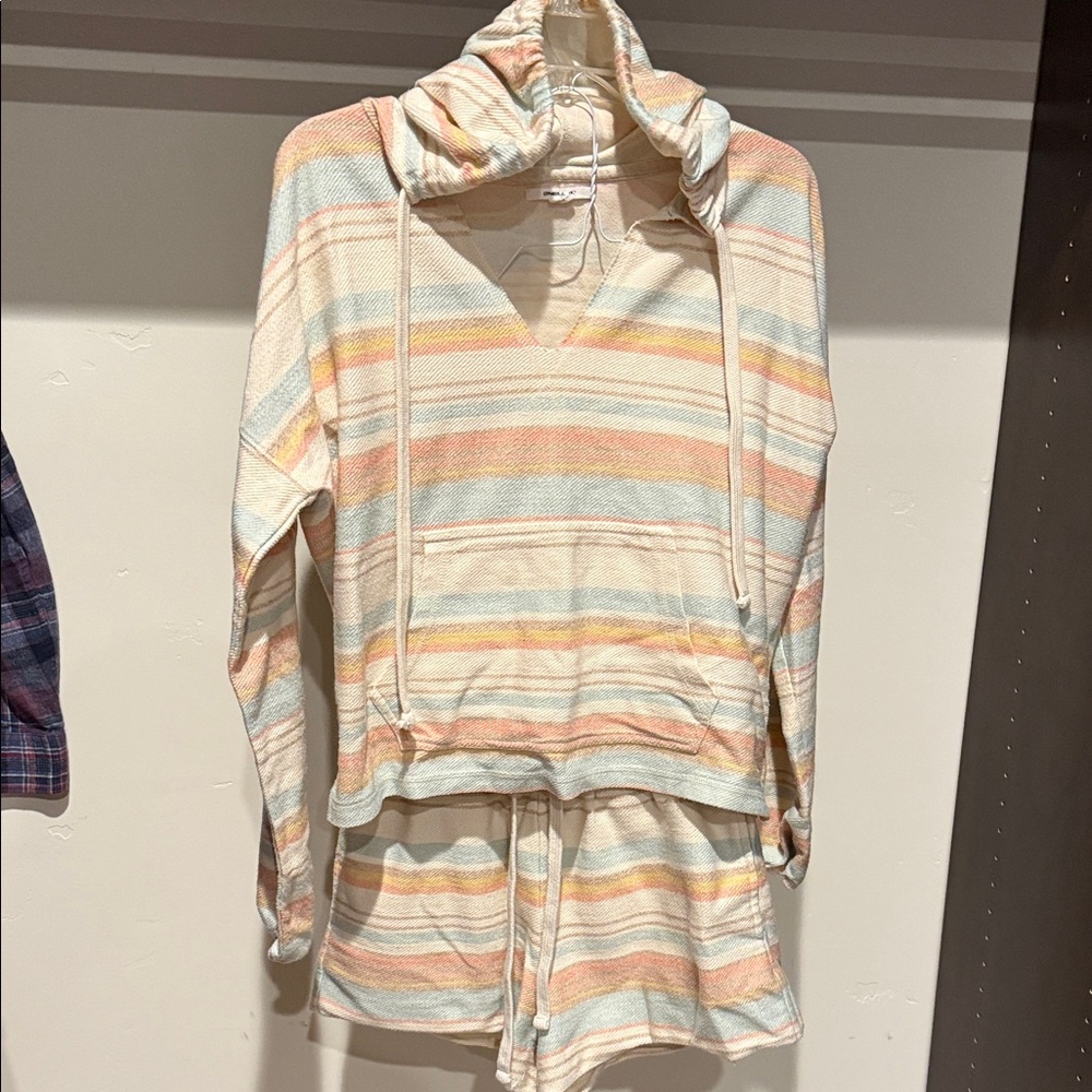O’neill Rosarito shorts and hoodie set size small - Picture 4 of 9